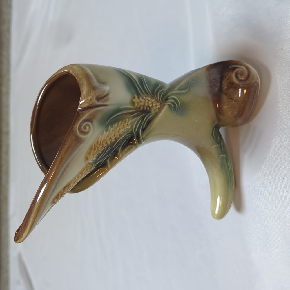 Vintage Hull Wheat Pattern Fall Autumn‎ Cornucopia Style Vase Large Chip READ